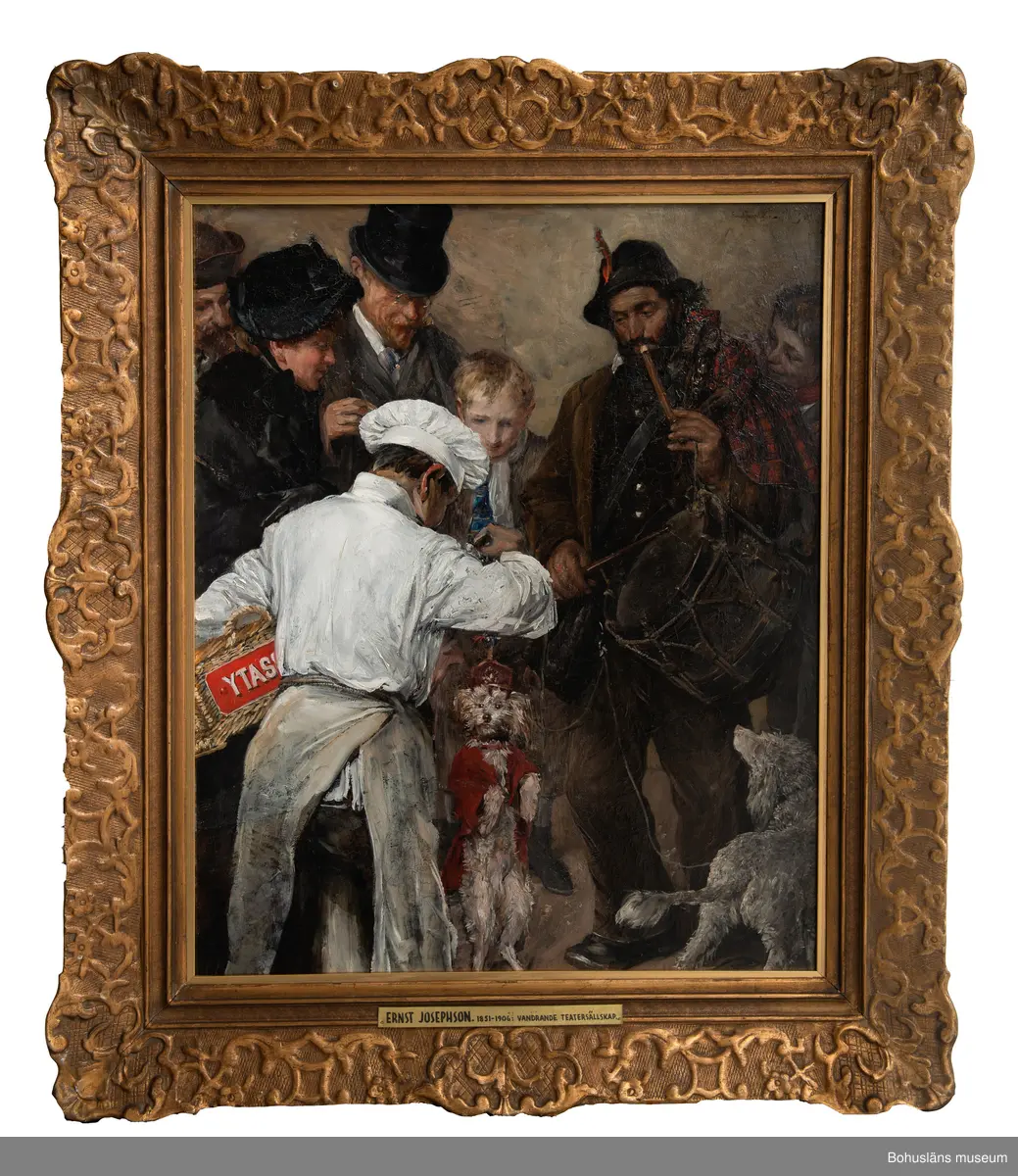 Ernst Josephson. Född i Sverige 1851, dö 1906.
Ett resande teatersällskap, 1883.
73,5 x 39. Olja på träpannå.

MONTERING/RAMNING
Träpannå av mahogny med fasad kant. Särskild anordning av hörnlister som pannån sitter inpassad i. Dekorerad förgylld träram av furu: H 94,0 x B 81,5 cm. Tvärställda narar i hörnen.

UPPGIFTER PÅ BAKSIDAN
Anteckningar på ram:
Inringad och överstruken sifferkombination, "76" med blå krita.
Överstruket "K351" med blå krita.
Blyertsanteckning: "Olsson".
Två fastklistrade etiketter. Den ena är dekorerad med tryckt text "83 " samt blyertsanteckning "London".
På den andra etiketten tryckta texten:
"'Erotikk og galskap'
Ernst Josephson og Augste Rodin
Blaafarvevaerket 19.05.01 - 23.09.01
Ernst Josephson: Ett resande teatersällskap (1883)
Katalog nr. 20"
På pannån klistrad pappersetikett med tryckta texten:
"ERNST JOSEPHSON
Minnesutställning 1951
Ägare Grosshandlare John Johnson (handskrivet tusch)
Titel 'Ett resande teatersällskap' (handskrivet tusch)
Adress Ulricehamn (handskrivet tusch)
LILJEVALCHS KONSTHALL 
kat. nr. 143"
Tandade tryckta etiketter: ""296 resp. "222".
Kritanteckningar på pannån med blått: "Reisende Theaterselskab Ernst Josephson.
Anteckningar på ram och duk: Inringad och överstruken sifferkombination, "25", med blå krita.
"28" skrivet med blå resp. röd krita på pannån.

Övrig historik se JJ01.