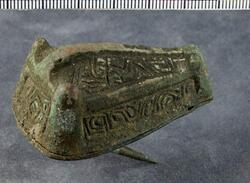 Djurhuvudformade spännen
