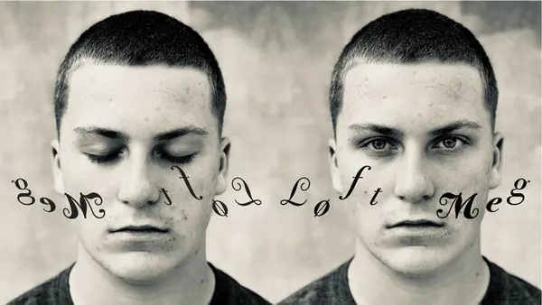 Plakatbilde fra forestillingen Løft meg. To ansikt, med åpne og lukkede øyne.