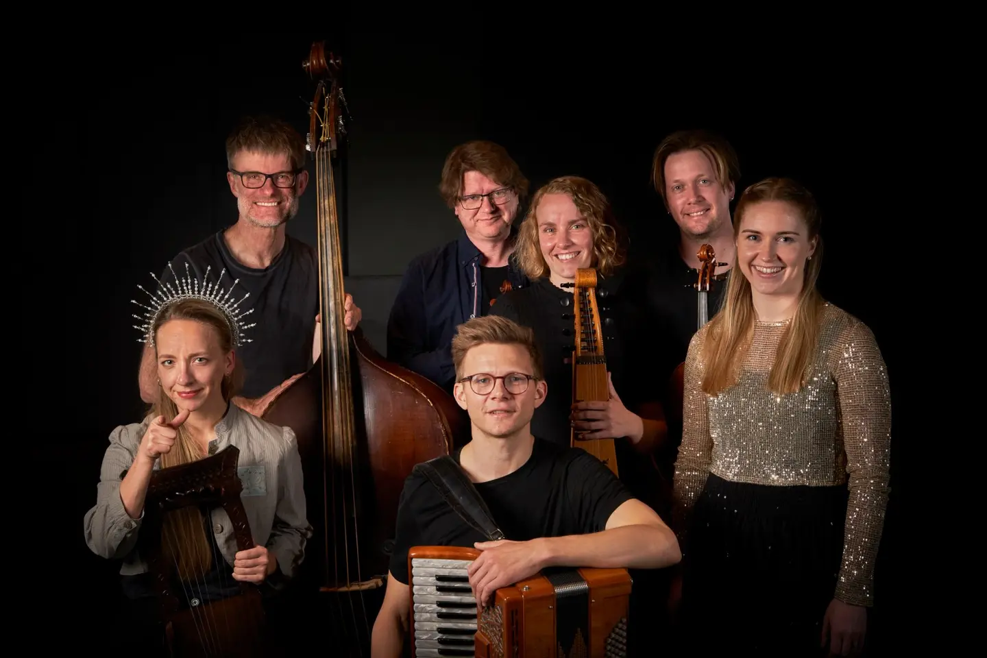 Alle medvirkende i forestillingen Løft meg