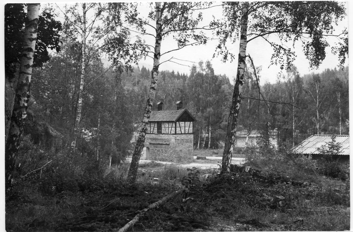 Arsenikktårnet på Haugfoss ved Åmot, Modum. Modum blåfarveverk.