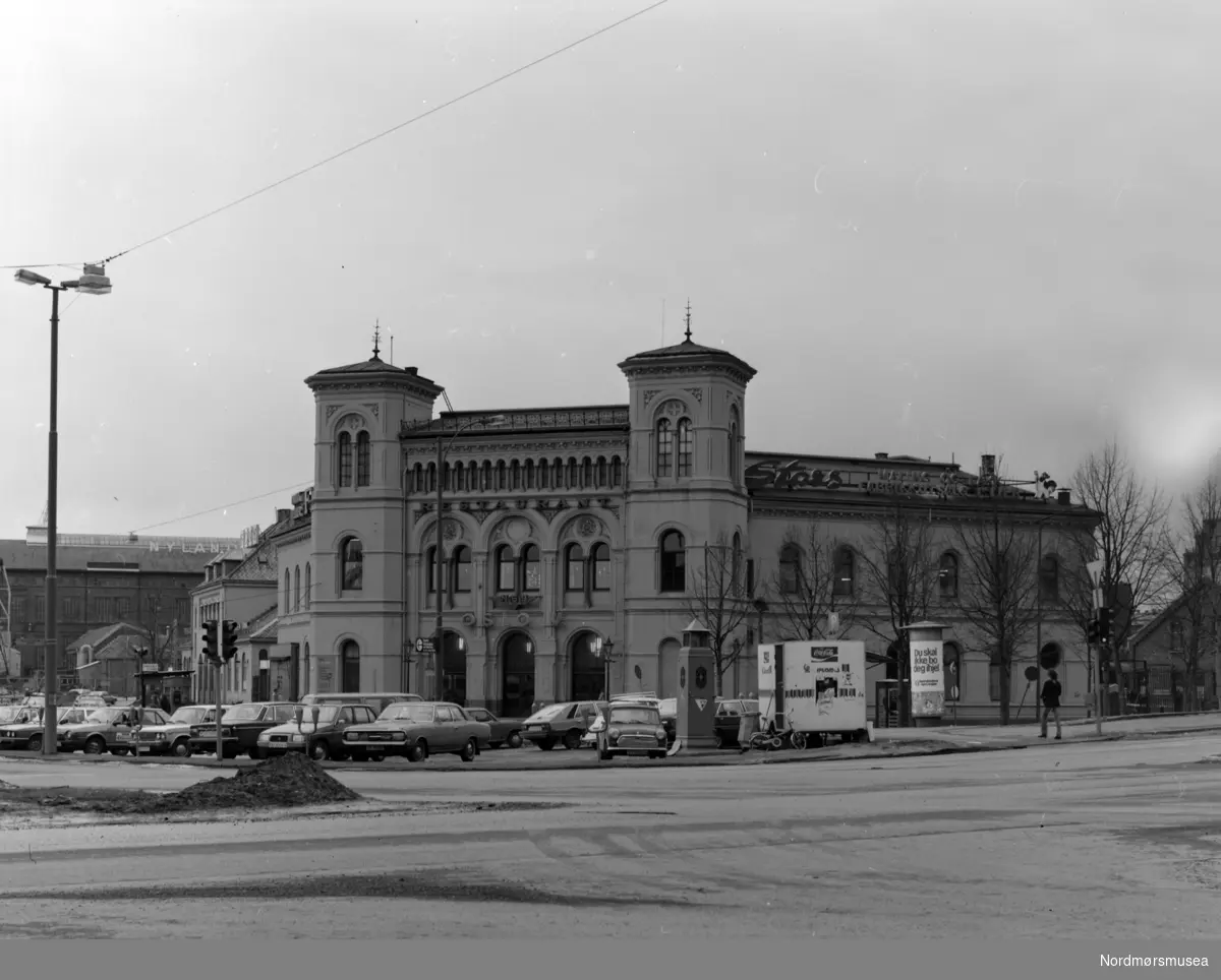 Oslo vestbanestasjon (Oslo V). Arkivskaper og giver var Stein Magne Bach ved Nordmøre museum.