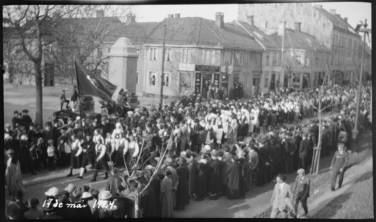 17. mai. Borgertoget