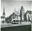 Västerås.
Torghandel på Bondtorget med stadshotellet och Domkyrkan.