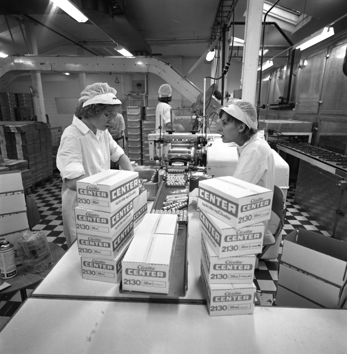 Serie bilder från Cloettas anläggning i Ljungsbro. Året var 1979.