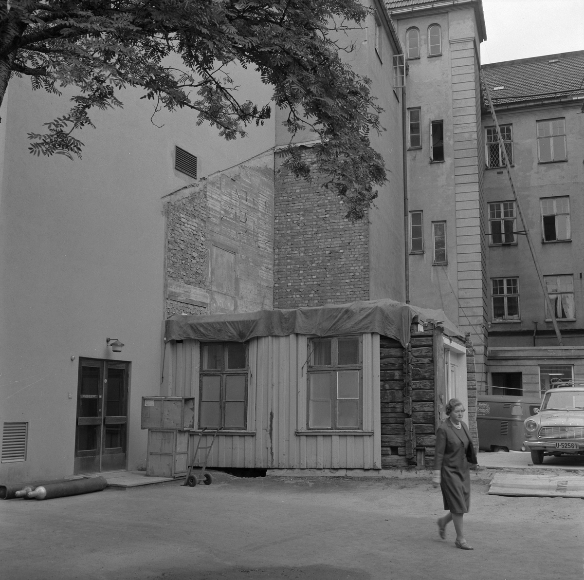 Bakgården hos fotograf Schrøder med atelier og fargelaboratorium