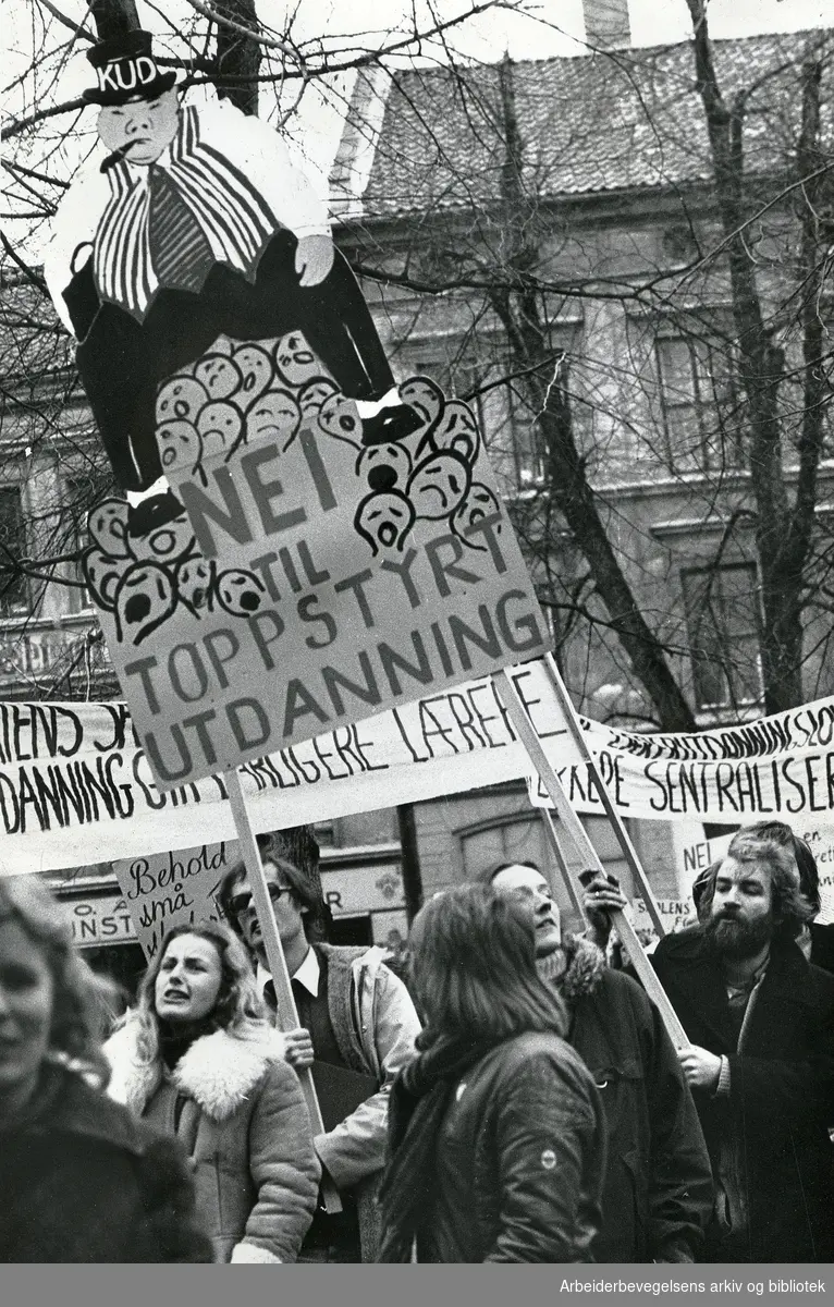 Lærerskolestudentene demonstrerer. Udatert. ca 1975-1979