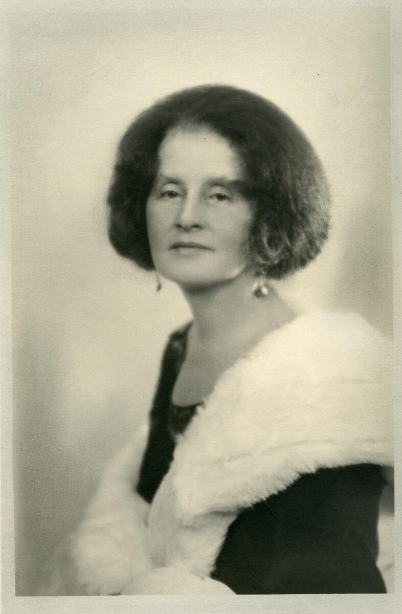 Fotografi, porträtt av Ellen Roosval von Hallwyl
Nyreg 20130916 EER