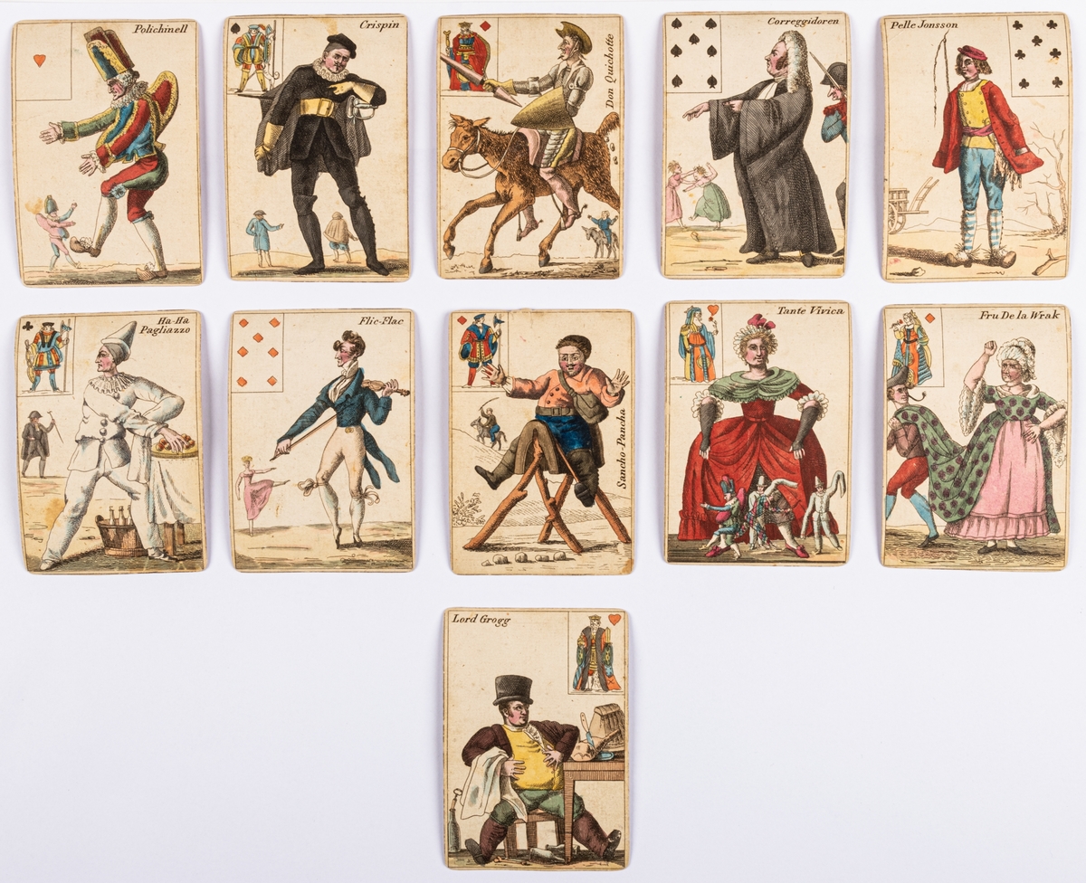 Kortlek från omkr. 1823, okänd tillverkare,
Stockholm. Piquet. Vit, s.k. konstkort. 31 kort ur 32-kortslek (Spader kung saknas). " Tokroliga Spel-kort". Kopierande ( Trol. av Elias Chiewitz) efter fransk förebild:
Ruter 10 och 9 Svenska original. Kortens  franska namn ersatta med sådana som voro bekanta  i Sverige  från Stockholms teatrar, i några fall tagna från  F. Cederborghs roman "Ottar Tralling".