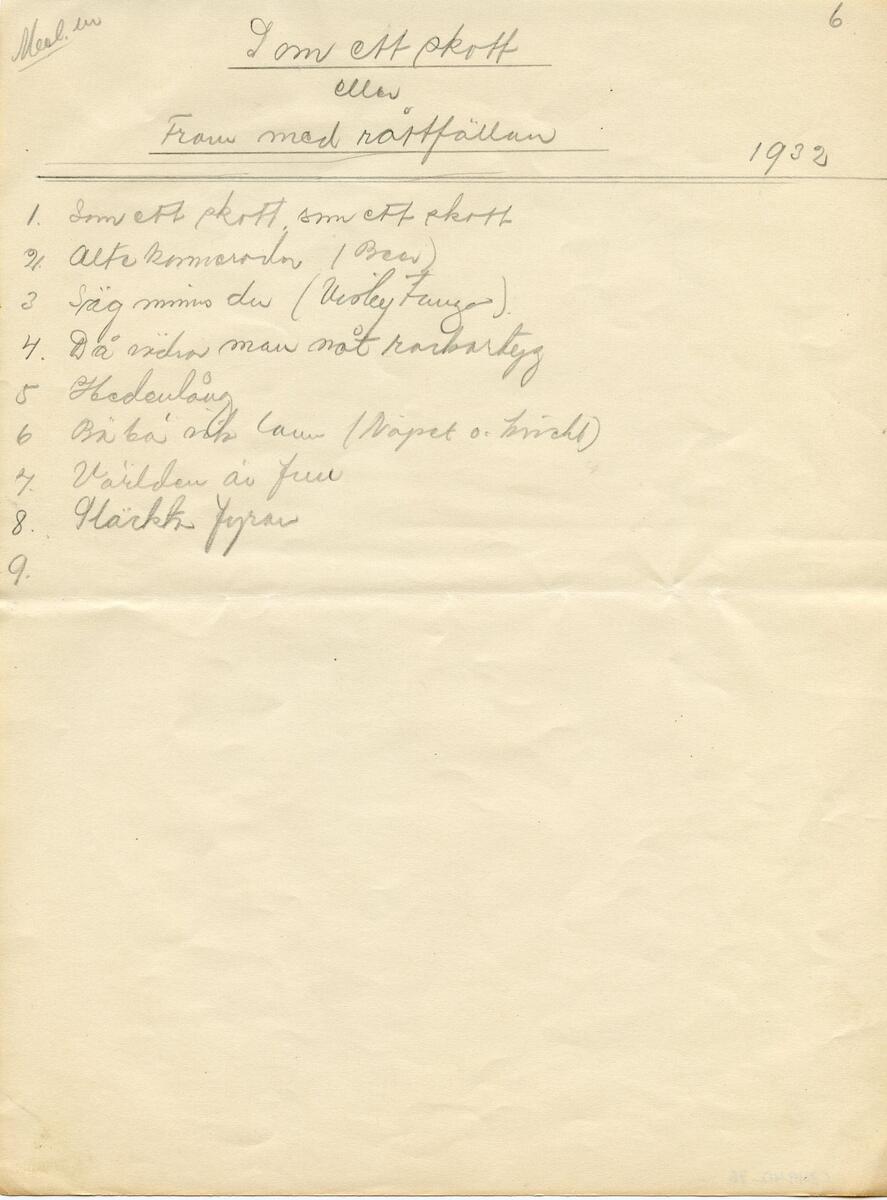 Nothäfte, 2 st. Det första med titel: Alte Kameraden Marsch für Pianoforte. Kompositör: C. Teike. Det andra häftet är handskrivet, med olika kompositioner märkta med akt och titel. Häftena ligger dubbelvikta ihop. Del av samling material från Visbyrevyn på Gotland, bl.a. manuskript, noter, sångtexter, program, affischer och dokument. Till samlingen hör även foton, förvaras i arkivet. Funna av donatorn vid röjningen av en släktings hem. Förvaras i arkivboxar samt trälåda.