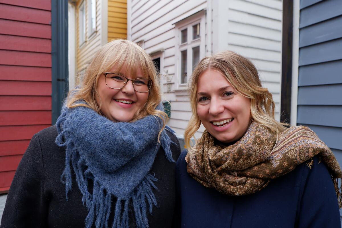 Artistbilde Johanne Løkensgard Mjøs og Sigrid Stubsveen