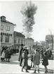 Västerås.
Ballongförsäljning på Stora torget.