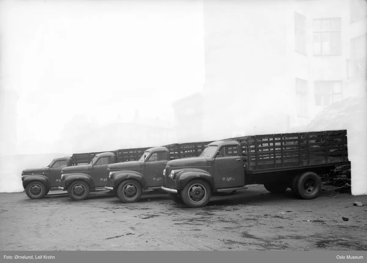 Norsk folkehjelp, lastebiler, Studebaker M-serie