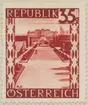 Frimärke ur Gösta Bodmans filatelistiska motivsamling, påbörjad 1950.
Frimärke från Österrike, 1945. Motiv av Slottet Belvedere i Wien