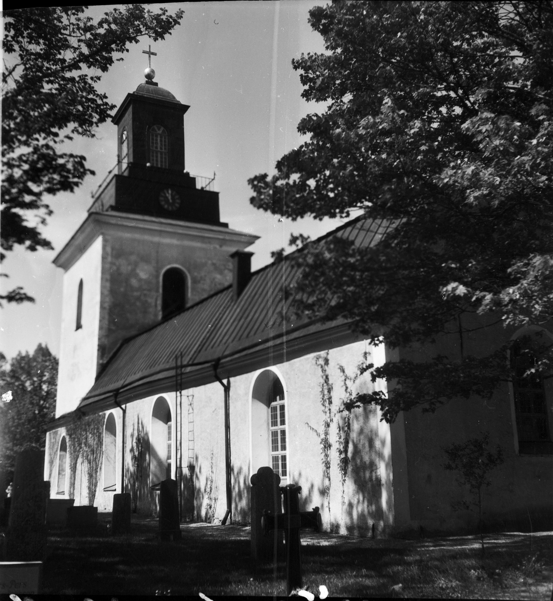 Plantyp-Enskeppig, Salkyrka, Kyrka