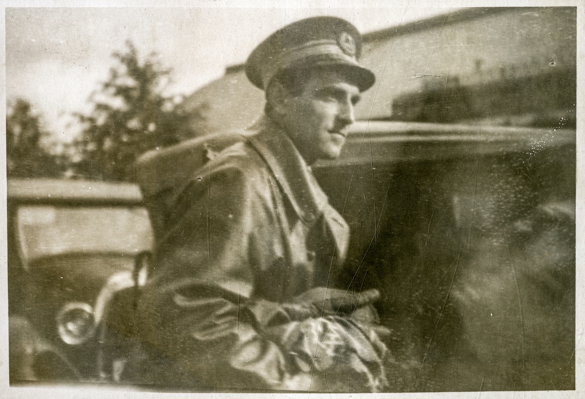 René Guilbaud, kapteinen på "Latham" - Roald Amundsen forlater Bergen med "Latham" 17. juni 1928.