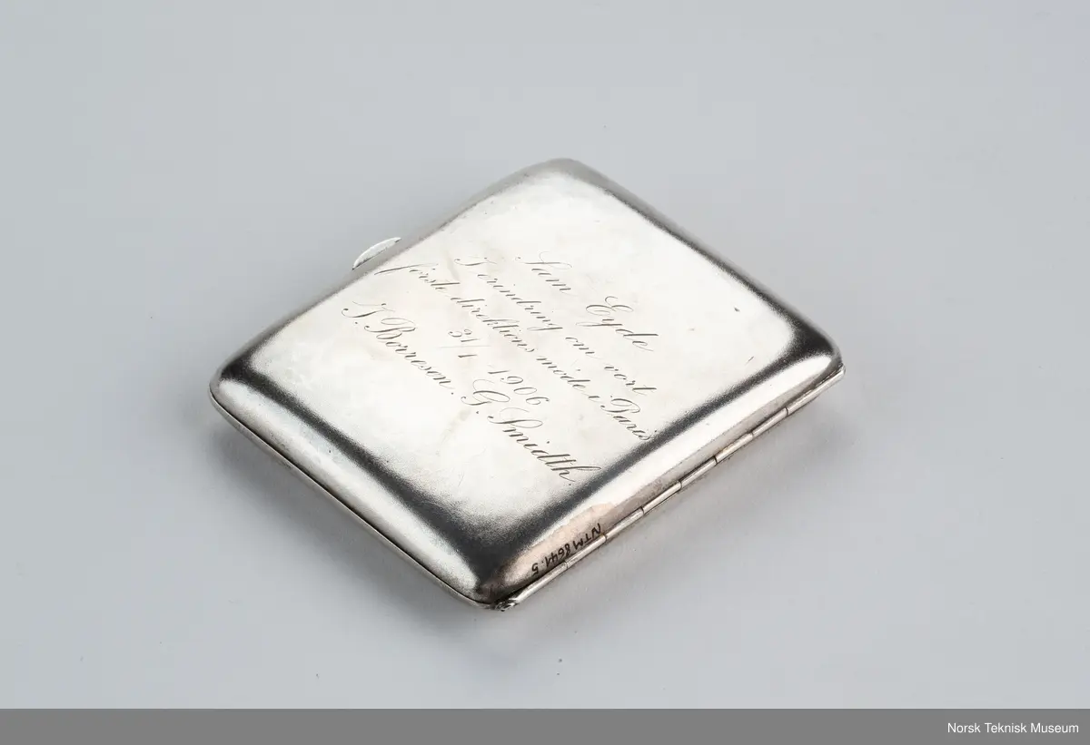 Etui