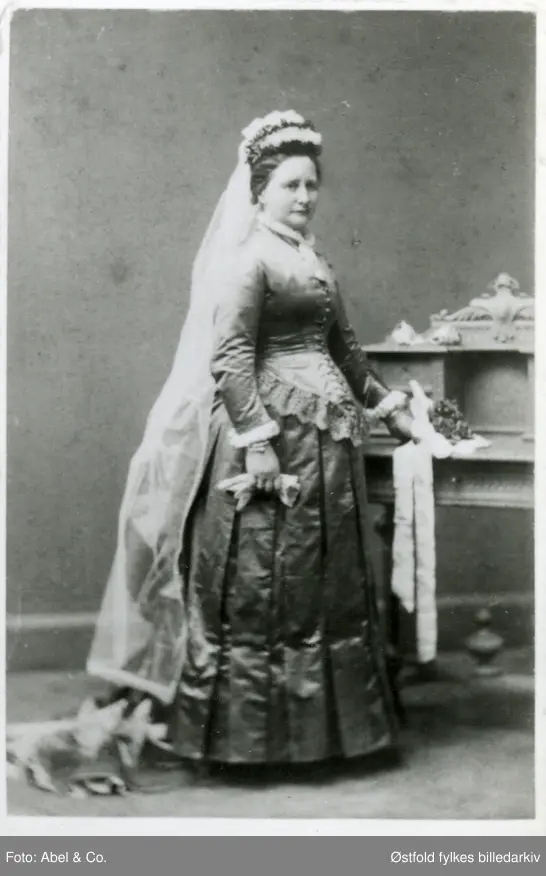 Grimsgaard, fru distriktslege, ved ekteskapets sølvbryllup 1880.