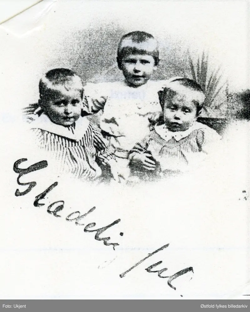 Hans Bjørnstads barn 1890 i Sarpsborg. Julekort.