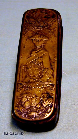 Kong Frederik 2 av Prøysen i uniform, figurer, ørn, rytter.