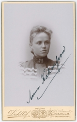 Porträtt på fröken Anna Håkansson,  Kinna Sanden, Kinna.