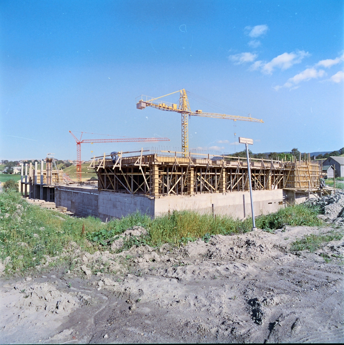 Arbeid med Foto Schrøders bygg i Fossegrenda