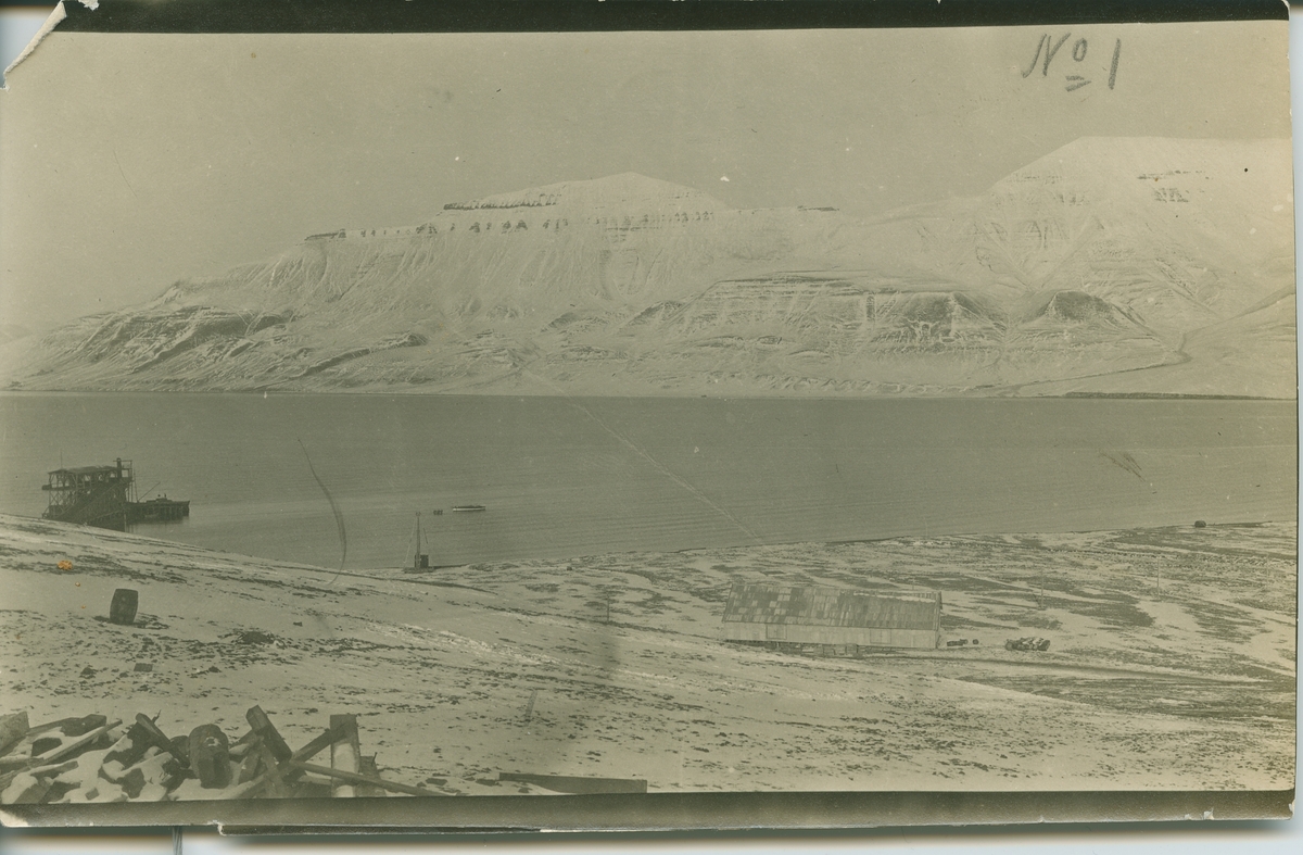 Gamle lastekai Advent Bay. 1914
