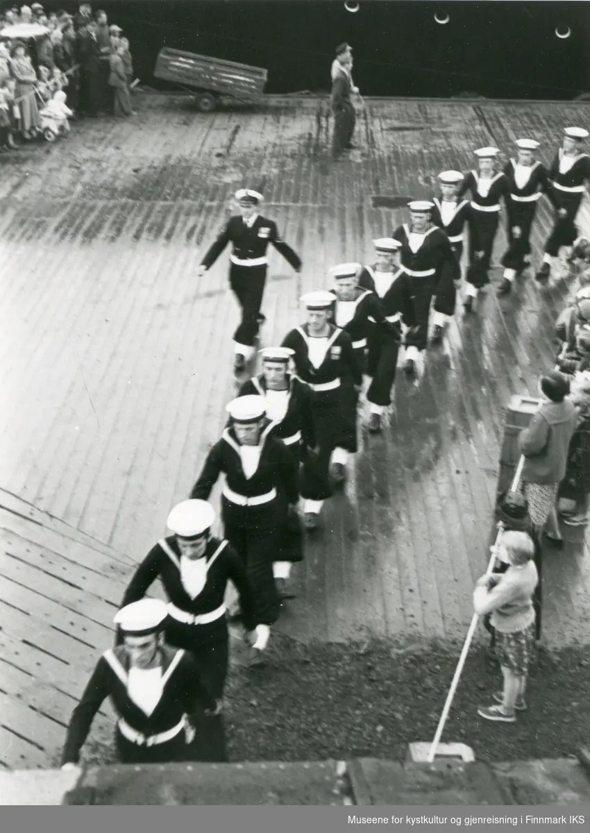 Nordkappfestivalen 1956. Dampskipskaia i Honningsvåg. 29.06.1956.