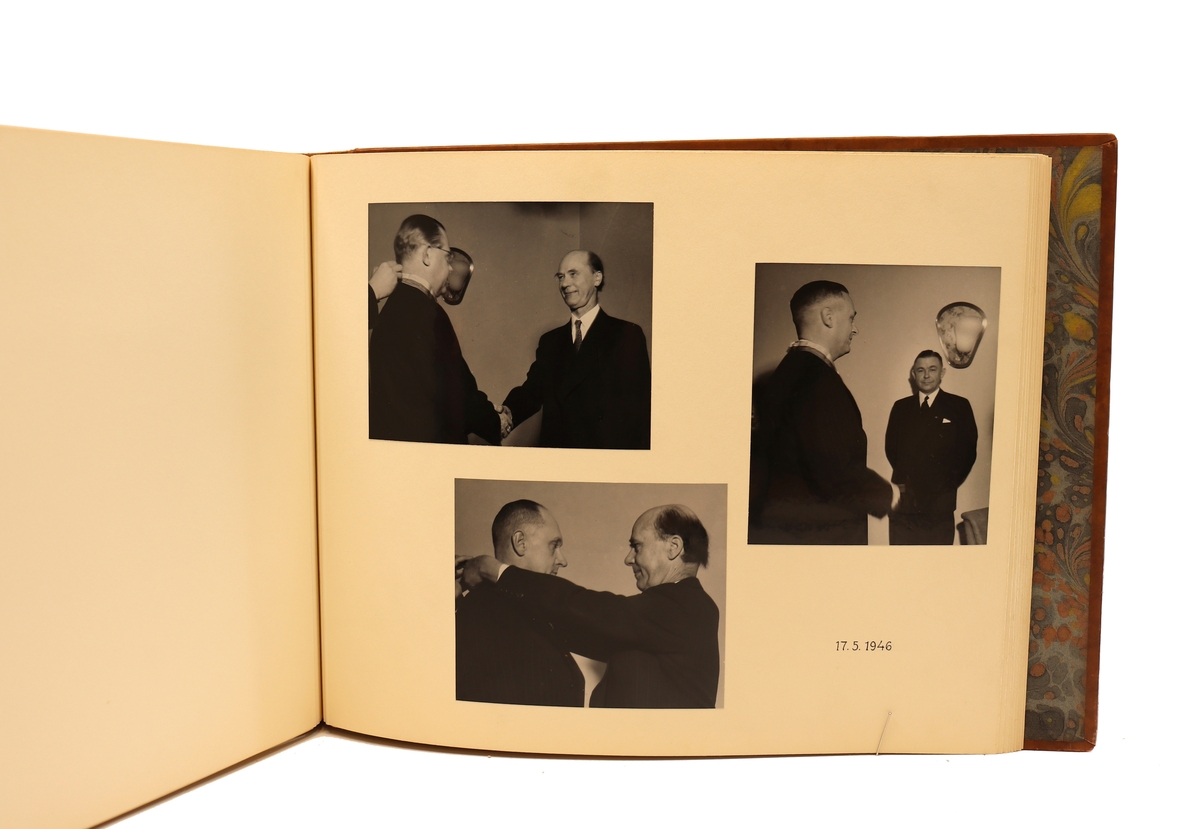 Diverse bilder från Gefleborgs läns sparbanks verksamhet på kyrkogatan 33 i Gävle. Mellan åren 1903 - 1947.