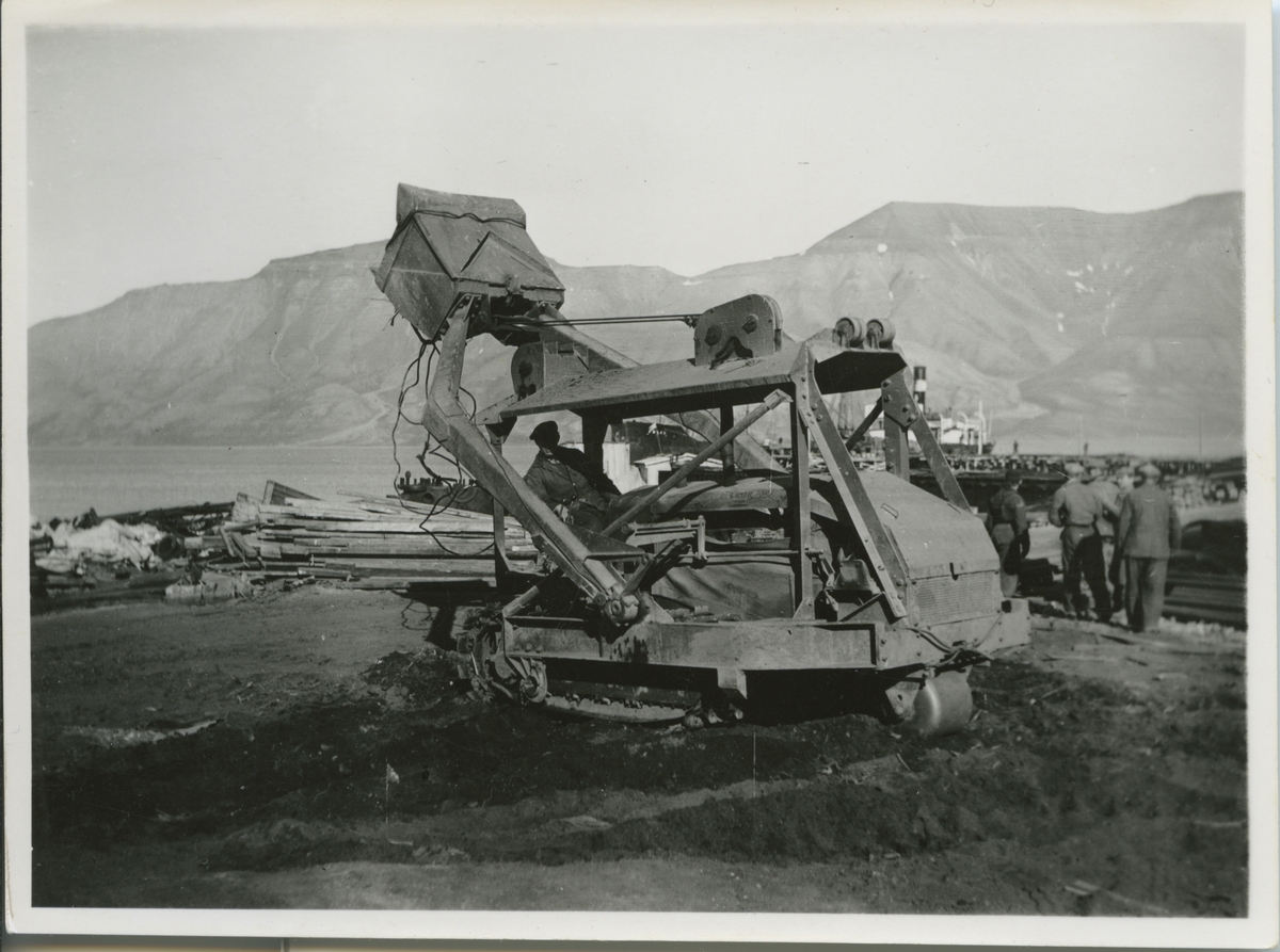 Lars Andersen. Bygging i sjøområdet, Longyearbyen