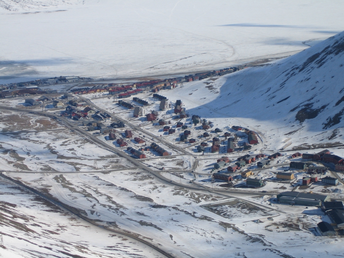 Longyearbyen fra Sverdruphamaren.