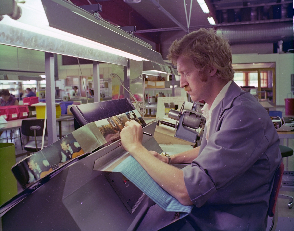 Fotoretusjering i Foto Schrøders laboratorium