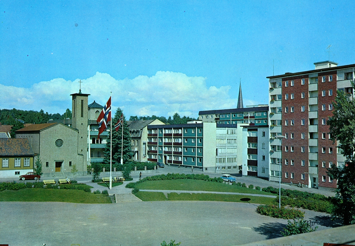 Postkort, Hamar, Torggata 104, Vestre Torg, St. Torfinns kirke, Den katolske kirke på Hamar, Heidmanns gate 31 - 32, boligblokker, 
