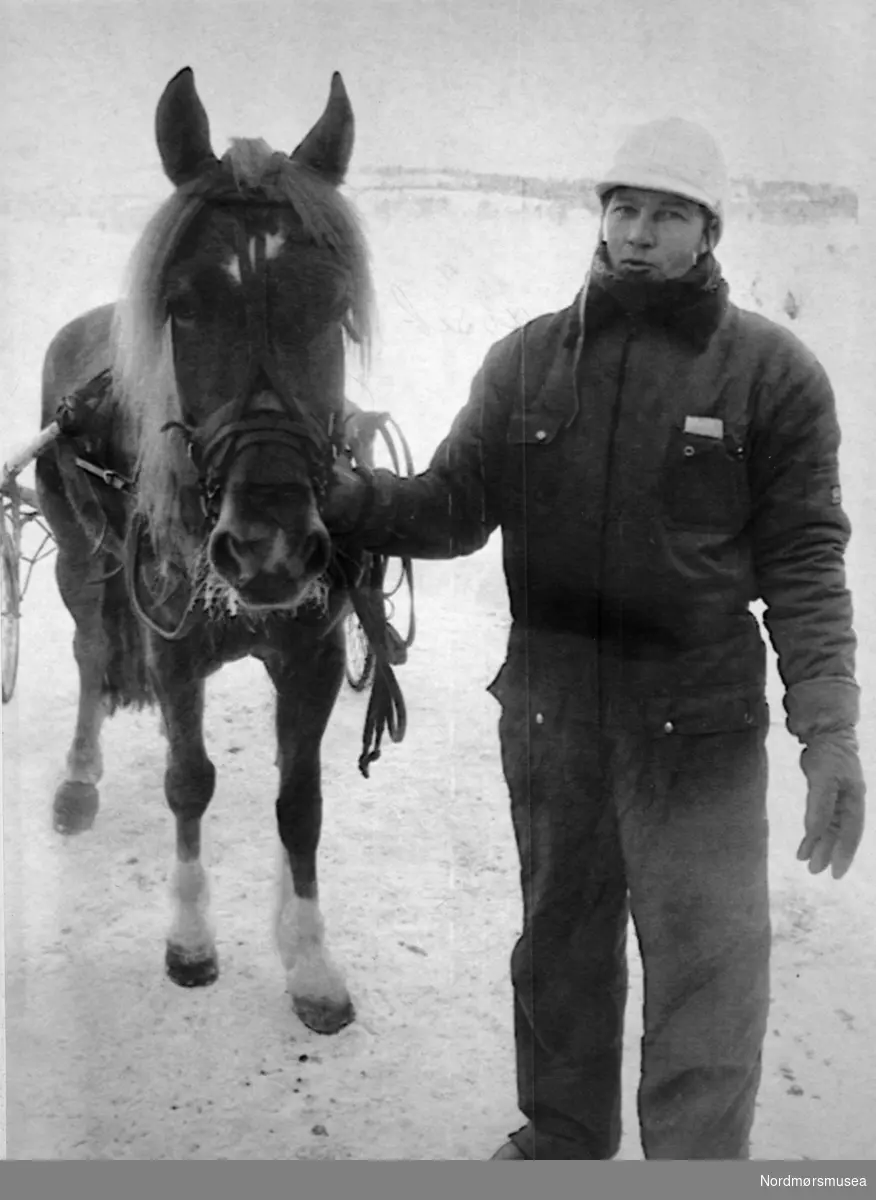 Steinar Løset. Bildet er fra avisa Tidens Krav sitt arkiv i tidsrommet 1970-1994. Nå i Nordmørsmusea sin fotosamling.