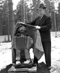 Alvar Vincent tillträdde tjänsten som parkföreståndare år 1951. Han avtäcker Per Speleman. Vincens kom att modernisera Folkets park och det var under hans ledinng som Cupolen uppfördes år 1961.
Alvar Vincent avgick på nyåret 1971-1972.

Spelman.
Dragspel
Skulptur

...
...
...

385 bilder om Linköping på 1950-talet från tidningen Östgötens arkiv. Framtidstro och optimism är ord som sammanfattar Linköping på femtiotalet. Årtiondet innebar satsningar för att förbättra linköpingsbornas livsvillkor. Bostadsfrågan och trafiklösningarna dominerade den lokalpolitiska agendan.
Bilderna digitaliserades år 2013.