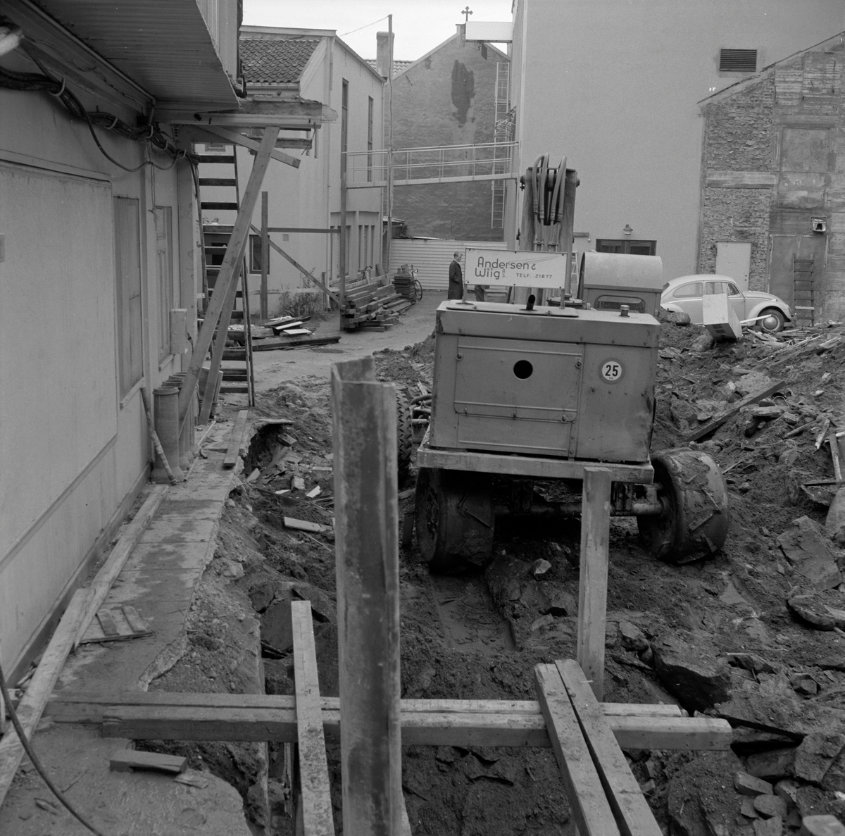 Graving av byggetomt hos fotgraf Schrøder