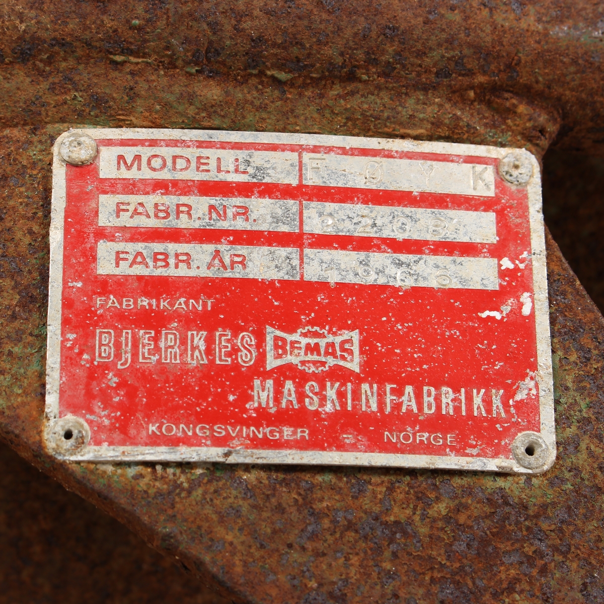 Kunstgjødselspreder til traktor.