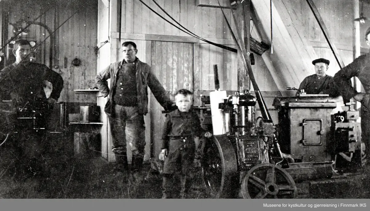 Honningsvåg, Storbukt. Brødrene Nielsens Mekaniske Verksted. Ca. 1925.