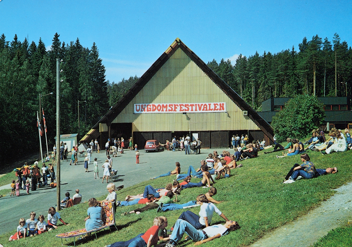 Postkort, Hamar, Hedmarktoppen Folkehøyskole, Hedmarkhallen ble åpnet 1. juli 1964, ungdomsfestivalen, pinsevennenes sommerstevne,