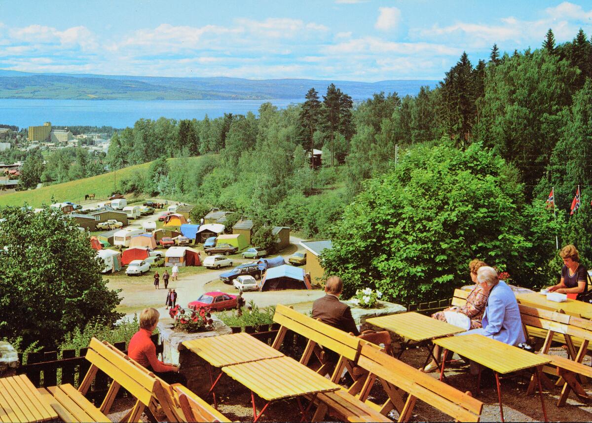 Postkort, Hamar, Hedmarktoppen Folkehøyskole, pinsevennenes sommerstevne, uteservering,