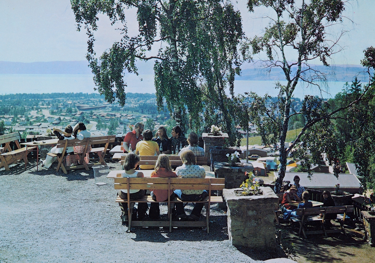 Postkort, Hamar, Hedmarktoppen Folkehøyskole, pinsevennenes sommerstevne, uteservering,