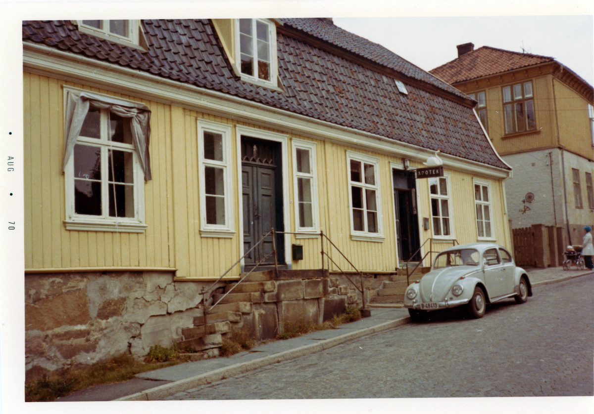 Svaneapoteket i Fredrikstad: eksteriør og interiør. 7 bilder.