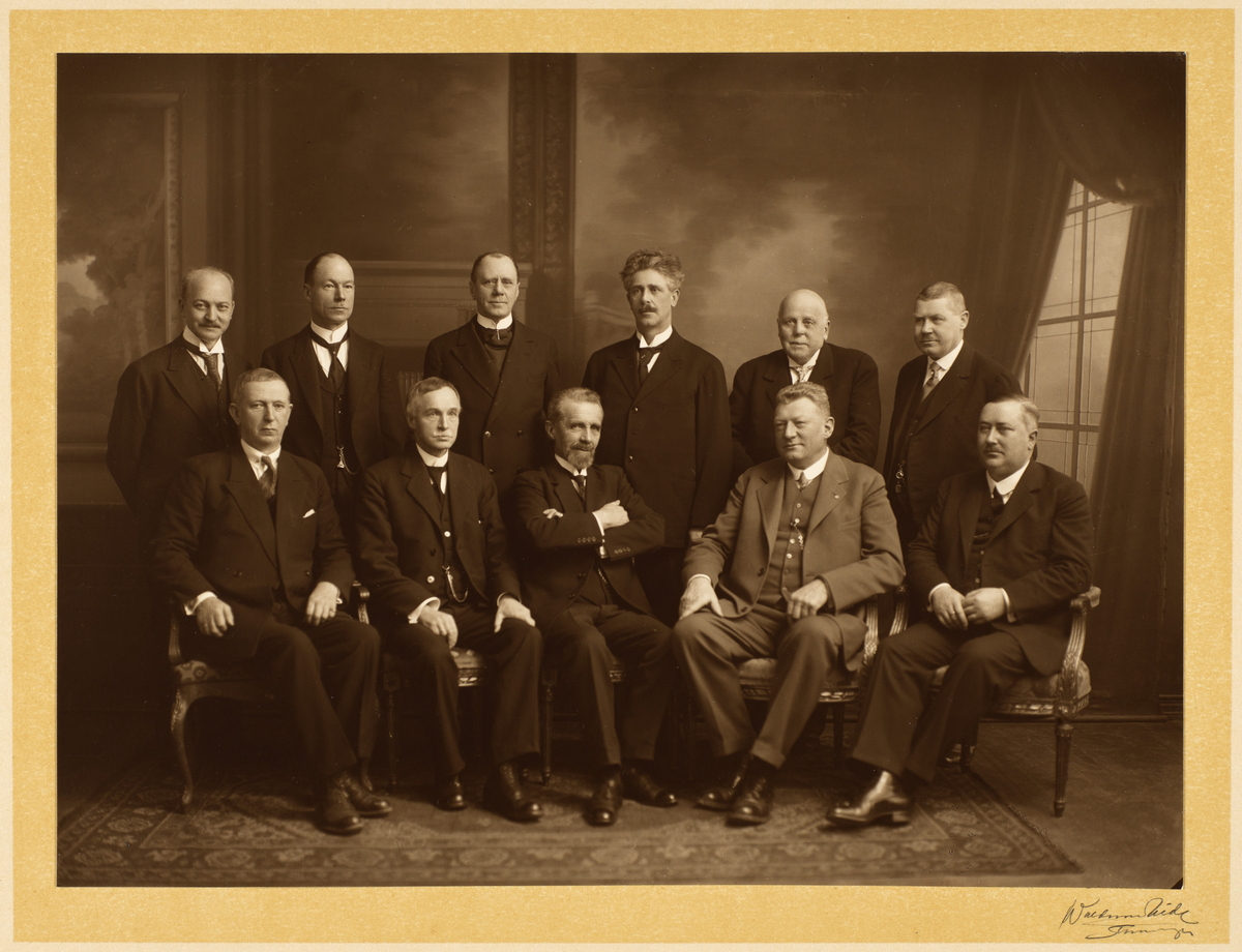 Gruppebilde, styret i Rogaland Krets av N.A.F., Stavanger, 1929/30. Deltakere, se under "Opplysninger"