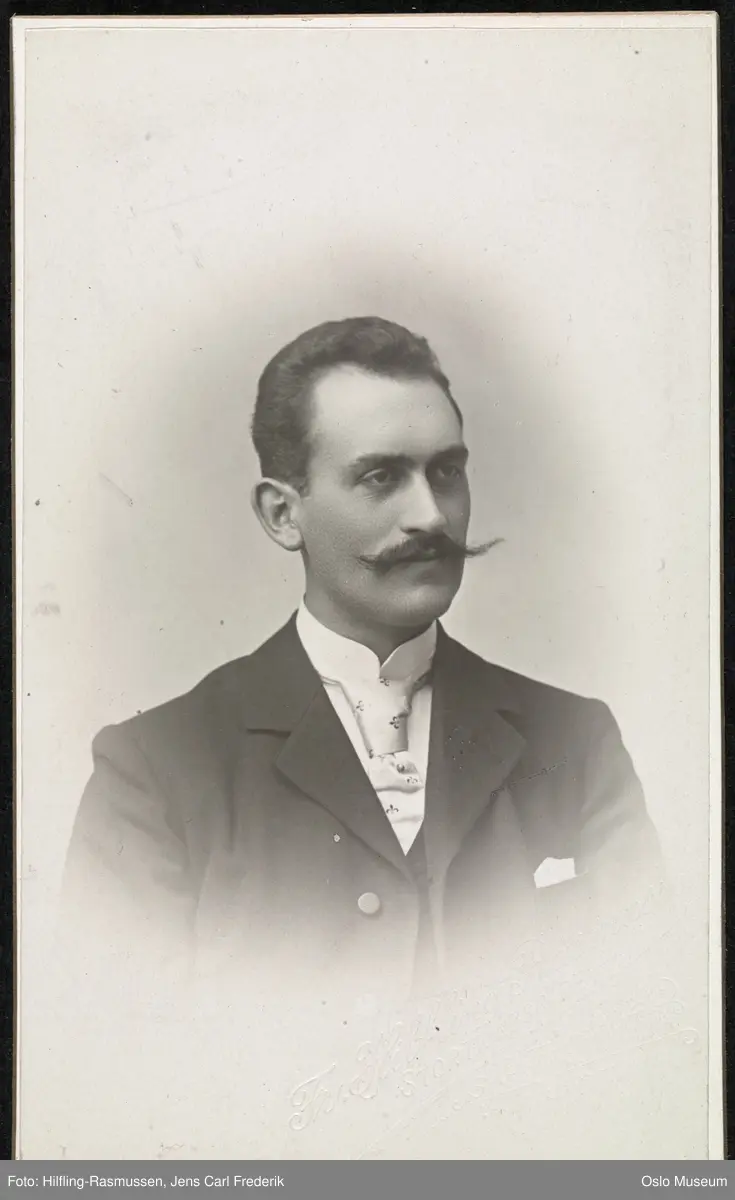 portrett, mann, vignettert brystbilde
