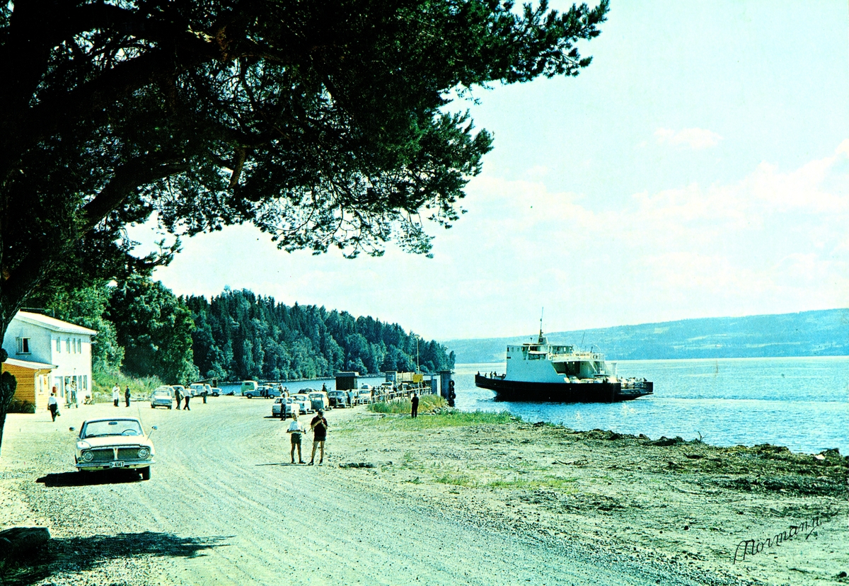 Postkort, Ringsaker, Nes, Mengshoel brygge, fergested, mjøsbåten M/F Mjøsfæregen III,