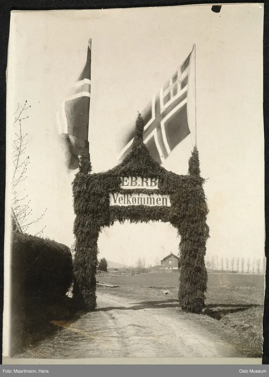 vei, portal, flagg, velkomsthilsen, kulturlandskap
