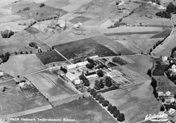 Flyfoto, Vang H,  Postkort, Vang, flyfoto, gården Blæstad sm