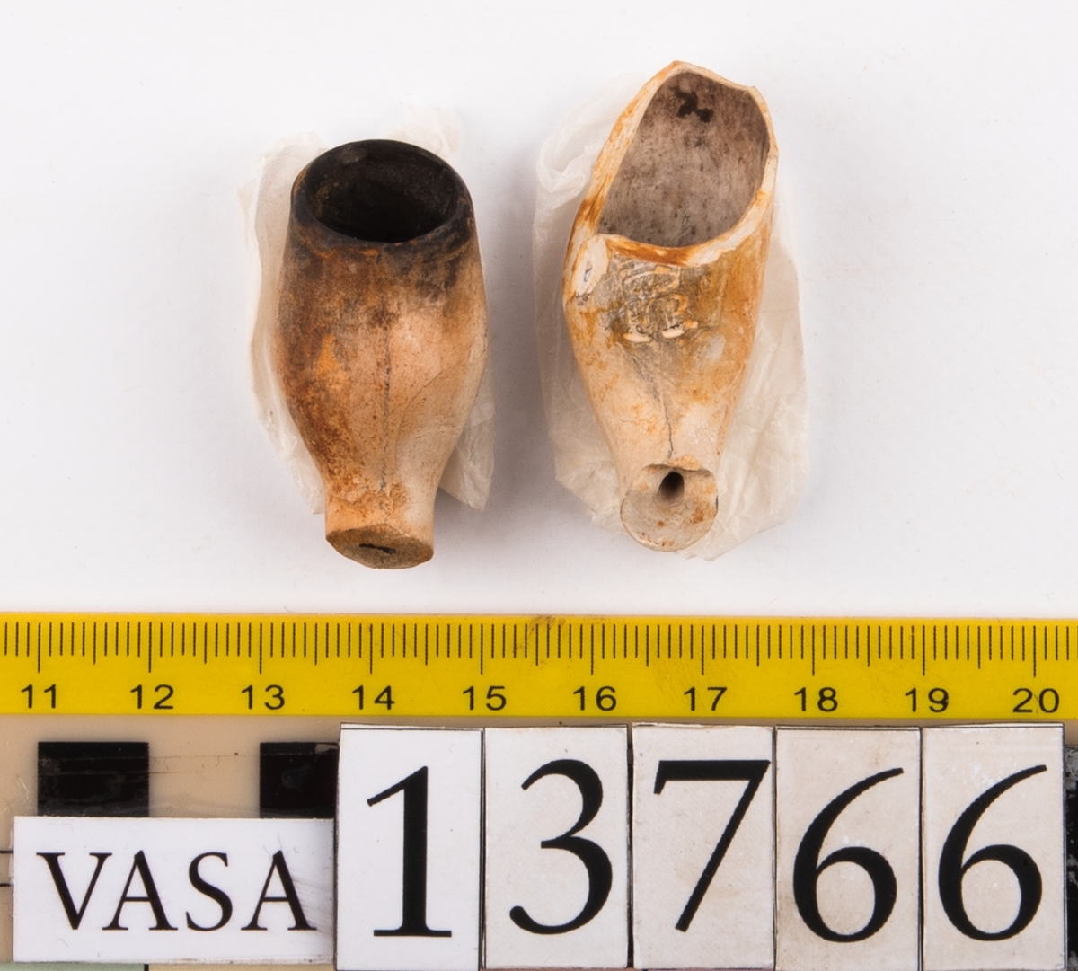 Två huvud till kritpipor.