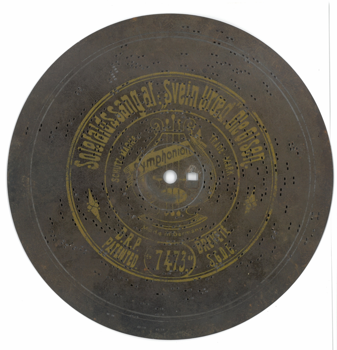 Perforert metallplate med pigger på undersiden. Programmert musikk for platespilledåse.
41-spor, Ø 19 cm.
Drivsystem: Sentrumshull med kvadratisk "satellithull" ved siden (7x5 mm). 
Sentrumhull, diameter: 8 mm
P-formet pigger på underside av platen. 

Avstand mellom 10 spor: ca 17,3 mm.
Avstand sentrumsaksling – første spor:  ca 20,5 mm
Total bredde spor:  ca 69 mm
