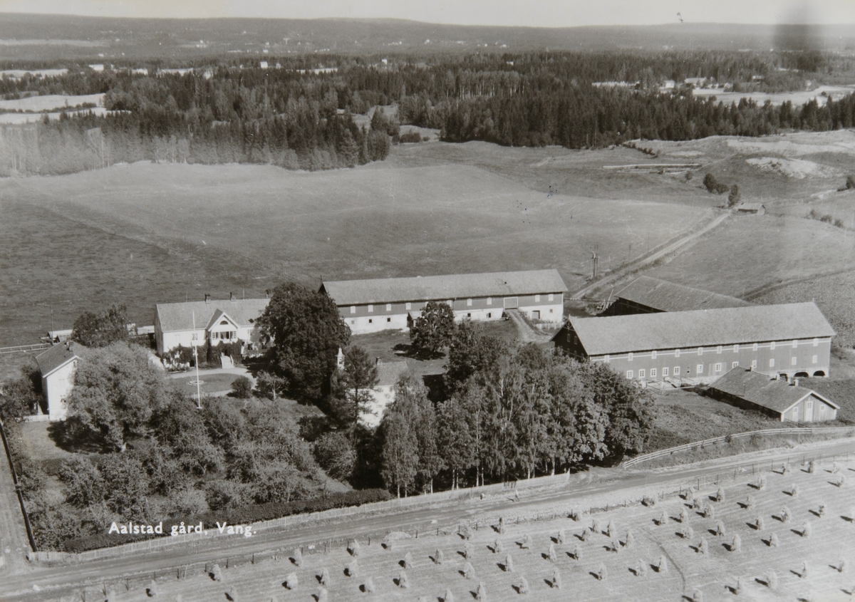 Postkort, Vang, flyfoto, Aalstad gård, Ålstad gård,